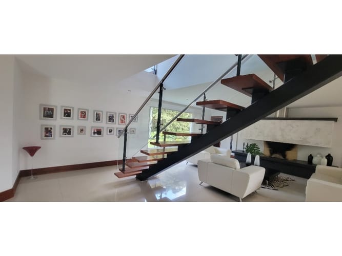 Casa de 4 alcobas en venta en Los Salados, Medellín, 545 m² · foto 6 de 11