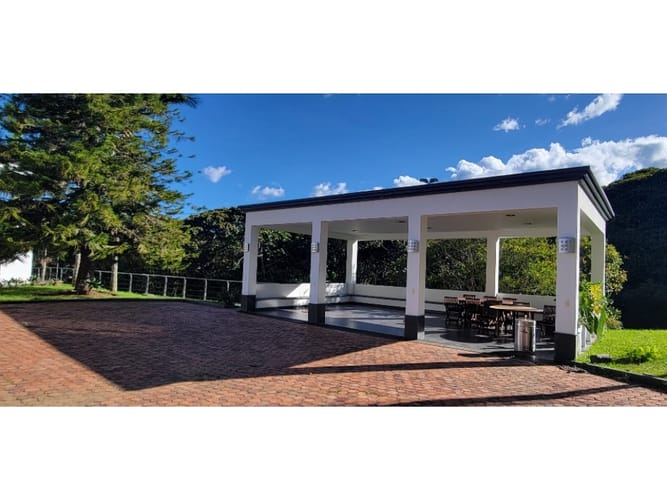 Casa de 4 alcobas en venta en Los Salados, Medellín, 545 m² · foto 10 de 11