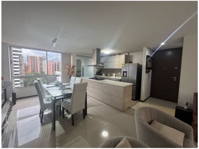 Apartamento de 3 alcobas en venta en Castropol, Rionegro, 131 m² · foto 3 de 14