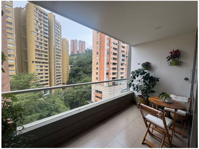 Apartamento de 3 alcobas en venta en Castropol, Rionegro, 131 m² · foto 4 de 14