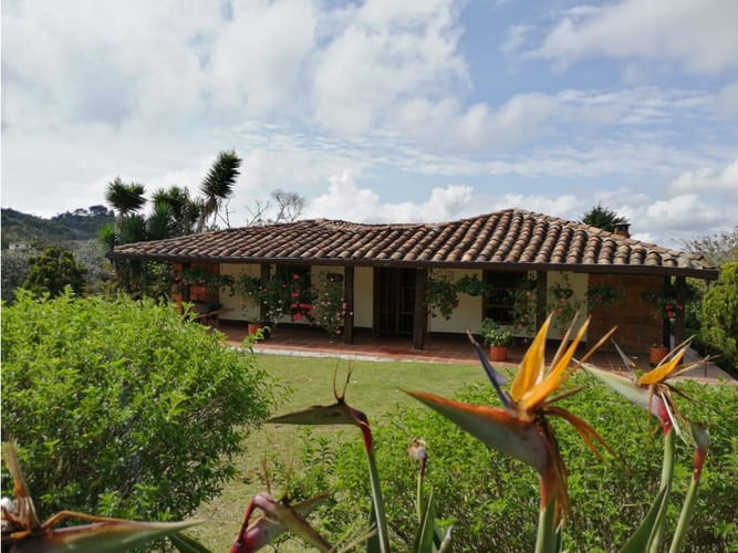 Casa de 2 alcobas en venta en El Porvenir, Envigado, 287 m² · foto 1 de 17