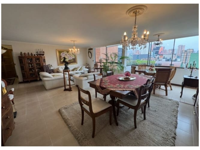 Apartamento de 3 alcobas en venta en El Poblado, Medellín, 191 m² · foto 2 de 11