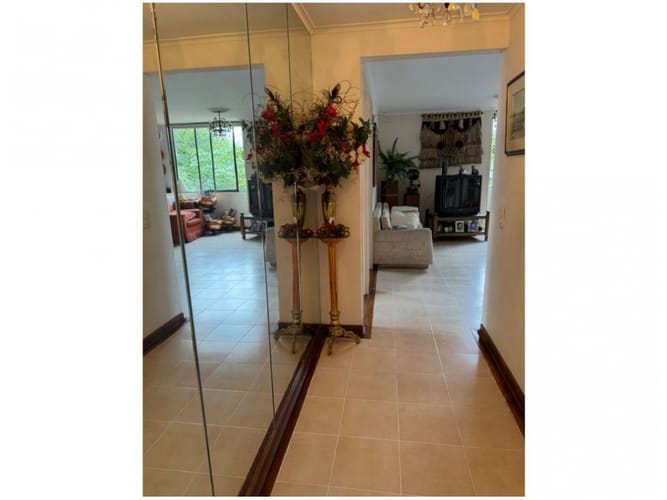 Apartamento de 3 alcobas en venta en El Poblado, Medellín, 191 m² · foto 10 de 11