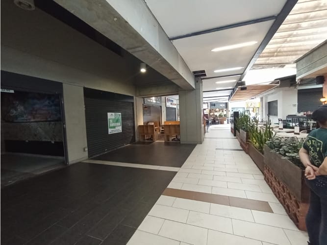 Local en arriendo en El Poblado, Medellín, 28 m² · foto 7 de 8