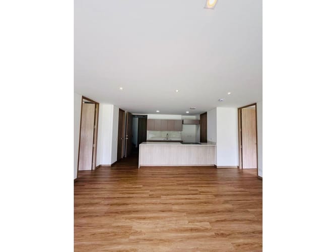 Apartamento de 2 alcobas en arriendo en El Diamante 2, Rionegro, 110 m² · foto 2 de 12