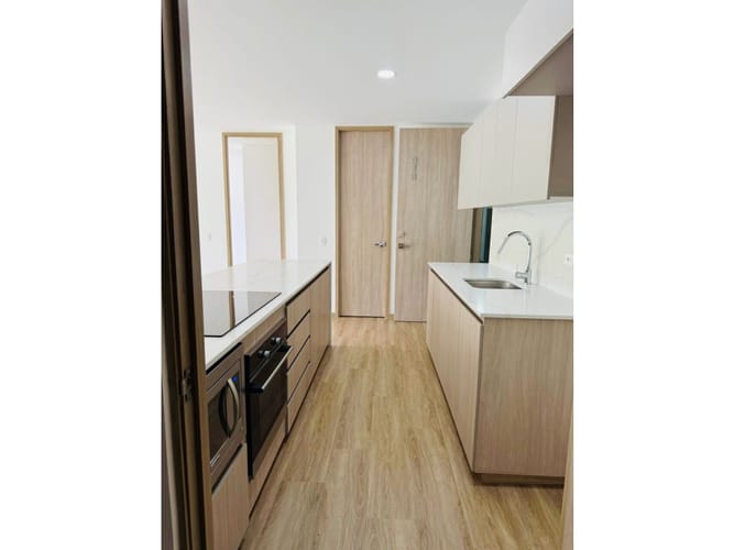 Apartamento de 2 alcobas en arriendo en El Diamante 2, Rionegro, 110 m² · foto 4 de 12