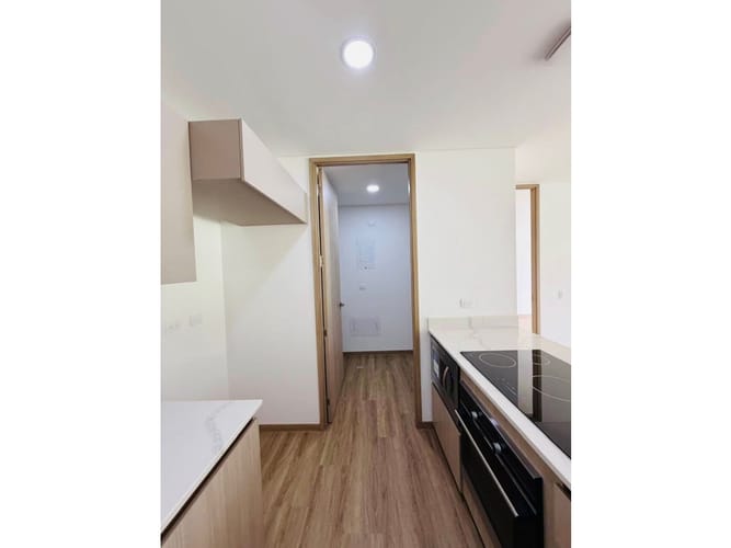 Apartamento de 2 alcobas en arriendo en El Diamante 2, Rionegro, 110 m² · foto 6 de 12