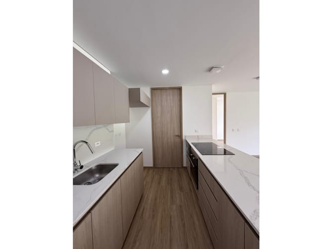 Apartamento de 2 alcobas en arriendo en El Diamante 2, Rionegro, 110 m² · foto 10 de 12