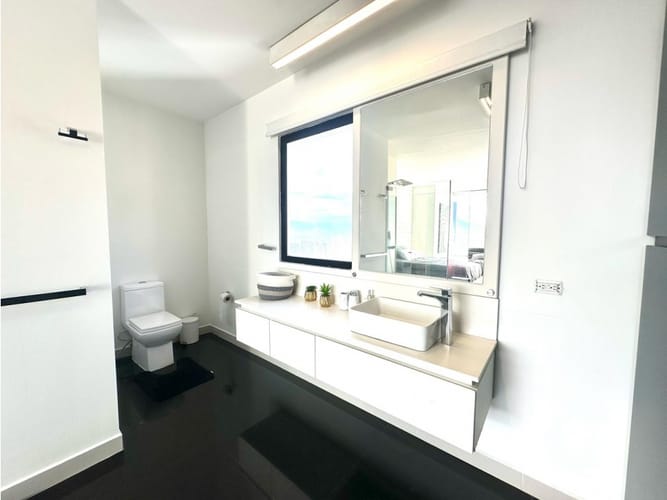 Apartamento de 3 alcobas en venta en El Poblado, Medellín, 288 m² · foto 6 de 22