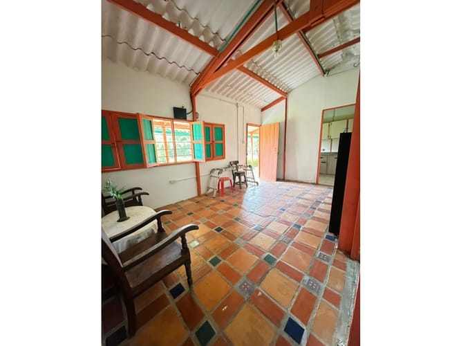 Casa de 4 alcobas en venta en Centro, Guarne, 150 m² · foto 4 de 16