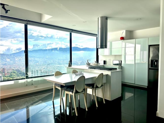 Apartamento de 3 alcobas en venta en El Poblado, Medellín, 288 m² · foto 10 de 22
