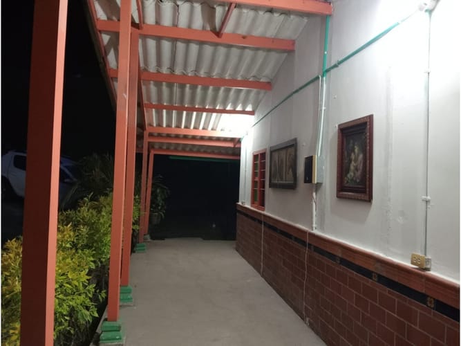 Casa de 4 alcobas en venta en Centro, Guarne, 150 m² · foto 8 de 16