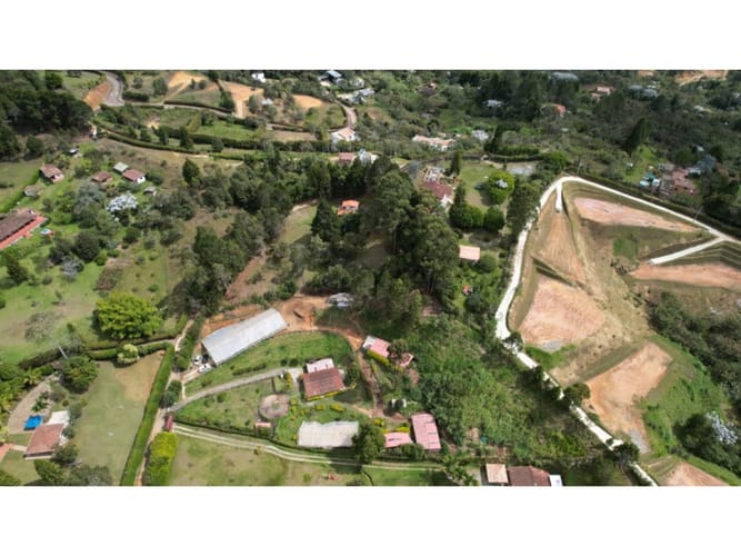 Casa de 4 alcobas en venta en Centro, Guarne, 150 m² · foto 13 de 16