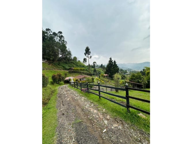 Casa de 4 alcobas en venta en Centro, Guarne, 150 m² · foto 14 de 16