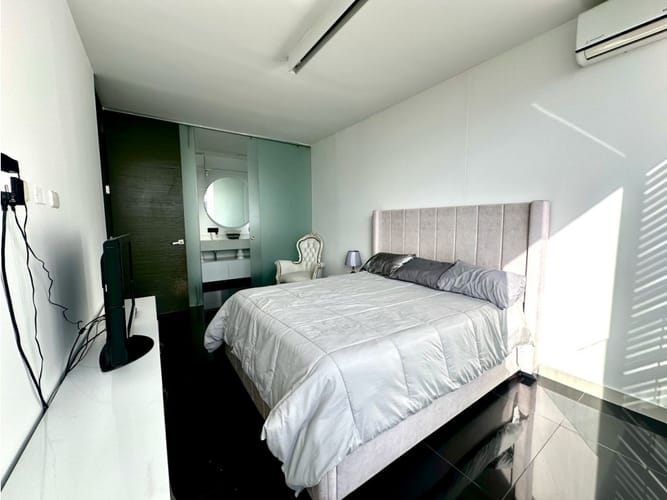 Apartamento de 3 alcobas en venta en El Poblado, Medellín, 288 m² · foto 18 de 22