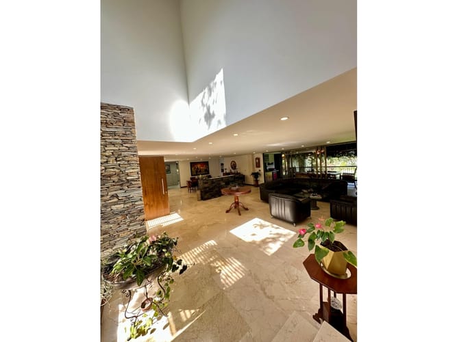 Casa de 5 alcobas en venta en Escobero, Envigado, 849 m² · foto 13 de 24