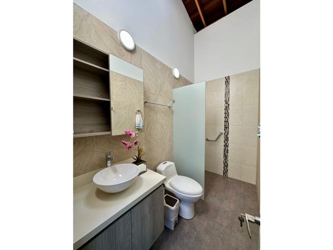 Casa de 5 alcobas en venta en Escobero, Envigado, 849 m² · foto 14 de 24