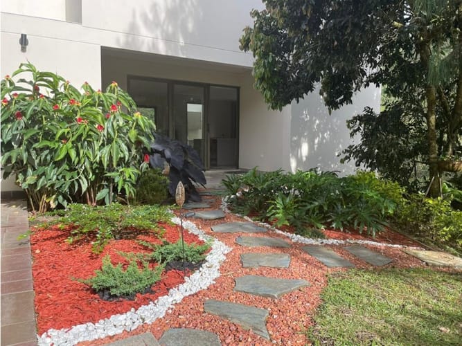 Casa de 3 alcobas en venta en El Retiro, 418 m² · foto 17 de 18