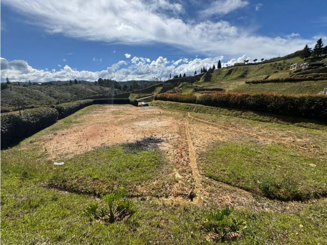 Lote en venta en San Jose, Guarne, 1873 m² · foto 3 de 6