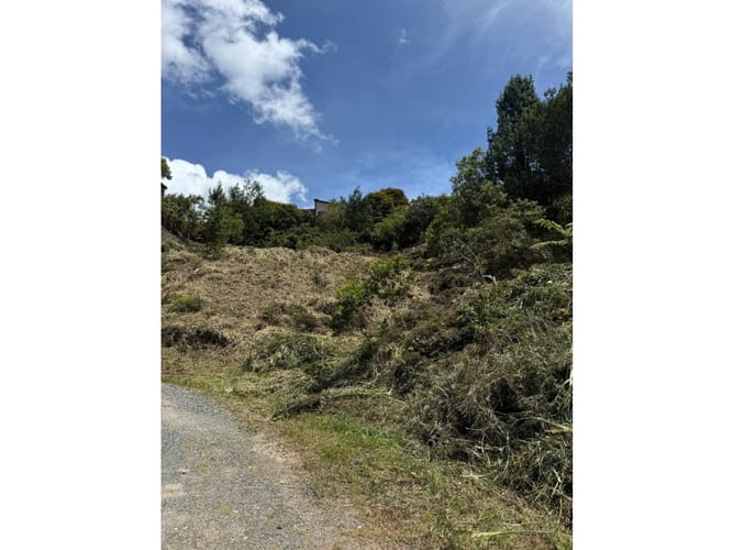 Lote en venta en Escobero, Envigado, 1748 m² · foto 2 de 9