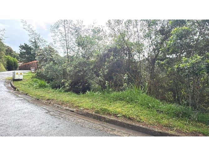Lote en venta en Escobero, Envigado, 1748 m² · foto 6 de 9