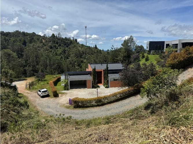 Lote en venta en Escobero, Envigado, 1748 m² · foto 7 de 9