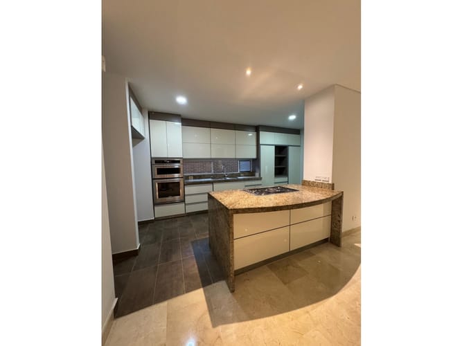 Casa de 3 alcobas en arriendo en Las Palmas, Rionegro, 337 m² · foto 5 de 24