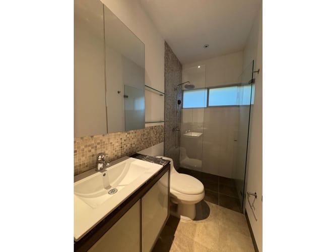 Casa de 3 alcobas en arriendo en Las Palmas, Rionegro, 337 m² · foto 18 de 24