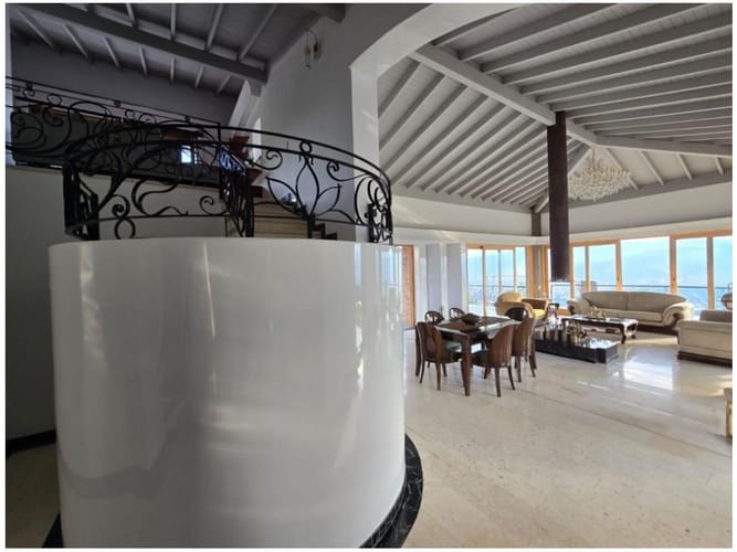 Casa de 6 alcobas en venta en La Candelaria, Medellín, 600 m² · foto 5 de 21