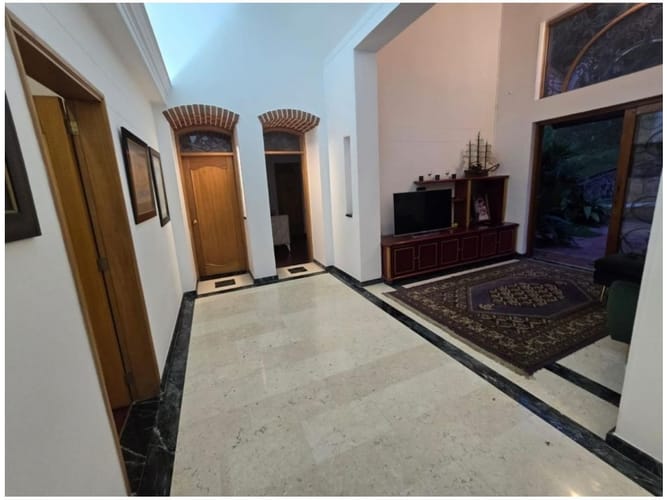 Casa de 6 alcobas en venta en La Candelaria, Medellín, 600 m² · foto 7 de 21