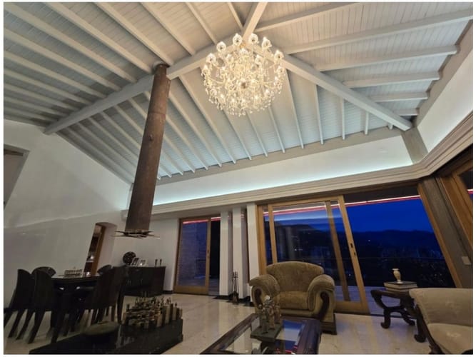 Casa de 6 alcobas en venta en La Candelaria, Medellín, 600 m² · foto 17 de 21