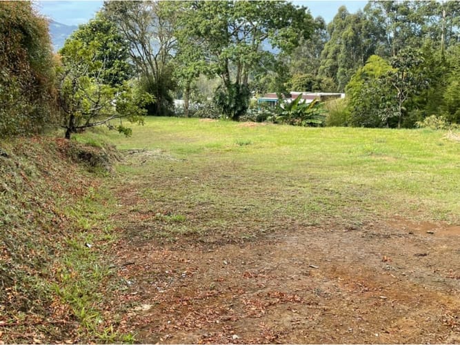 Lote en venta en Guamito, La Ceja, 3250 m² · foto 3 de 12