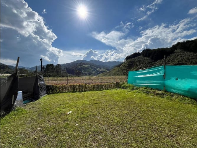 Lote en venta en El Porvenir, El Retiro, 175 m² · foto 3 de 3