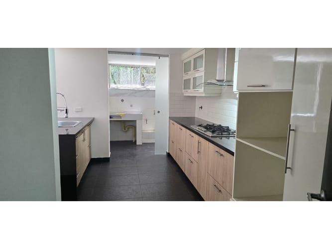 Apartamento de 3 alcobas en venta en Alejandría, Medellín, 230 m² · foto 2 de 21