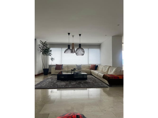 Apartamento de 4 alcobas en venta en Altos Del Poblado, Medellín, 288 m² · foto 2 de 8