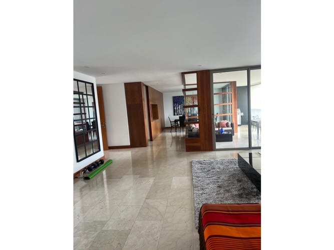 Apartamento de 4 alcobas en venta en Altos Del Poblado, Medellín, 288 m² · foto 3 de 8