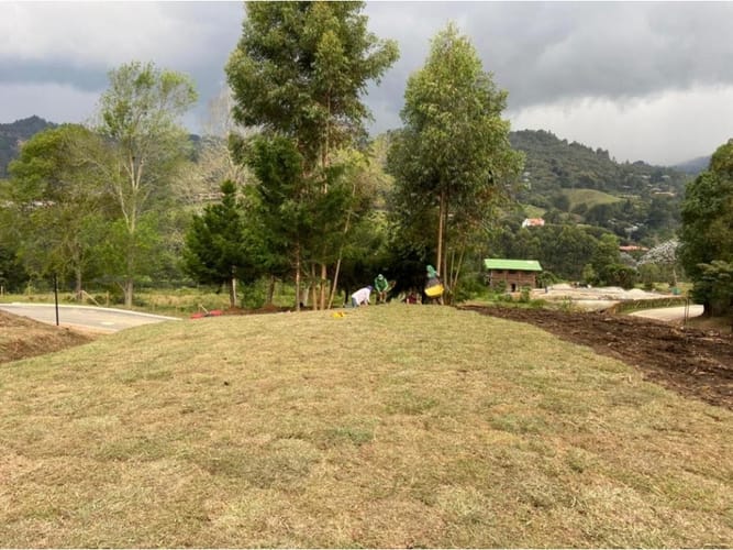 Lote en venta en Don Diego, El Retiro, 1883 m² · foto 2 de 11