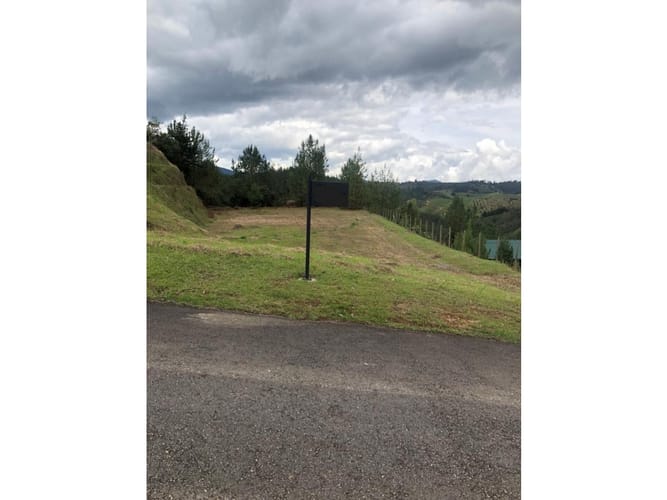 Lote en venta en El Porvenir, El Retiro, 10000 m² · foto 2 de 3