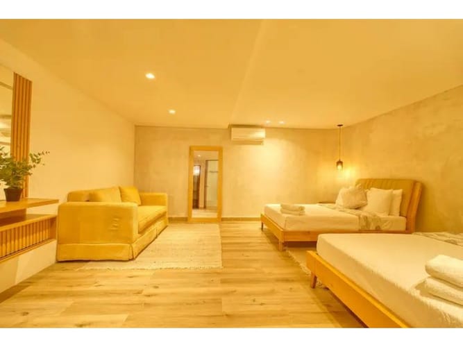 Casa de 5 alcobas en venta en El Poblado, Medellín, 640 m² · foto 2 de 17