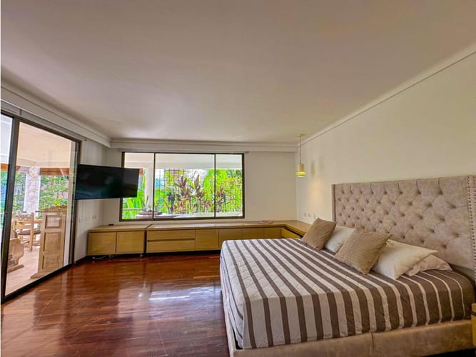 Casa de 5 alcobas en venta en El Poblado, Medellín, 640 m² · foto 8 de 17