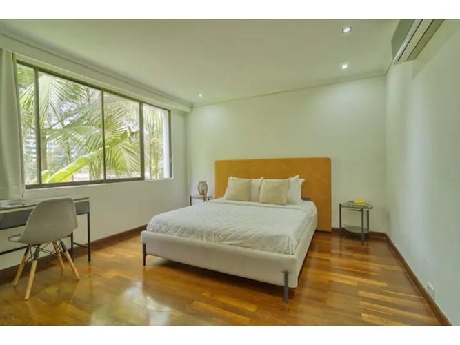 Casa de 5 alcobas en venta en El Poblado, Medellín, 640 m² · foto 11 de 17