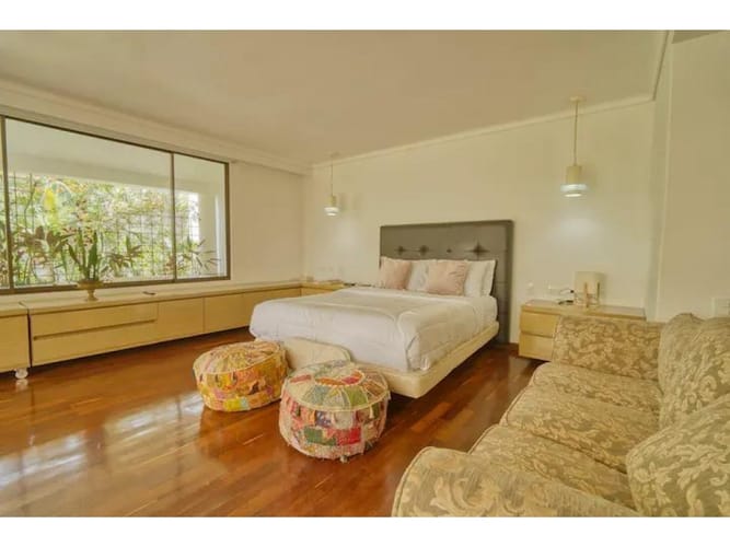 Casa de 5 alcobas en venta en El Poblado, Medellín, 640 m² · foto 15 de 17