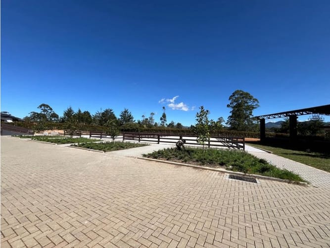 Casa de 4 alcobas en venta en Llano Grande, Rionegro, 450 m² · foto 9 de 16