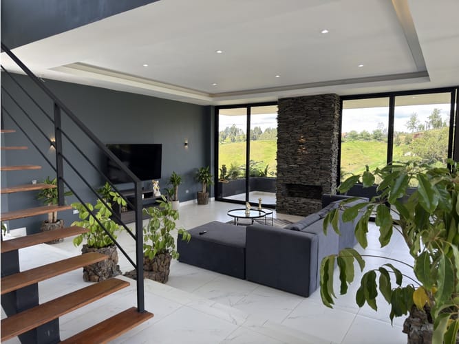 Casa de 4 alcobas en venta en Cuchillas De San Jose, Rionegro, 1200 m² · foto 2 de 14