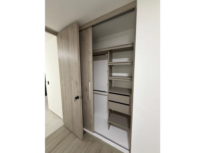 Apartamento de 1 alcoba en venta en El Porvenir, Envigado, 64 m² · foto 8 de 11