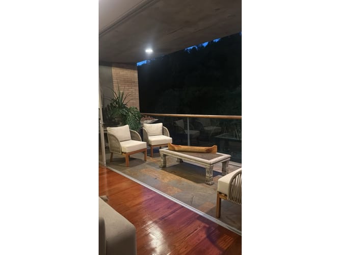 Apartamento de 3 alcobas en arriendo en Las Lomas, Medellín, 283 m² · foto 2 de 13