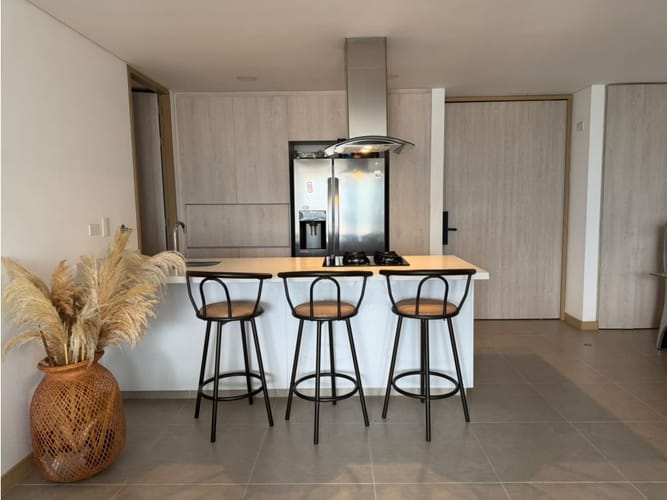 Apartamento de 3 alcobas en venta en Loma De Las Brujas, Rionegro, 101 m² · foto 2 de 24