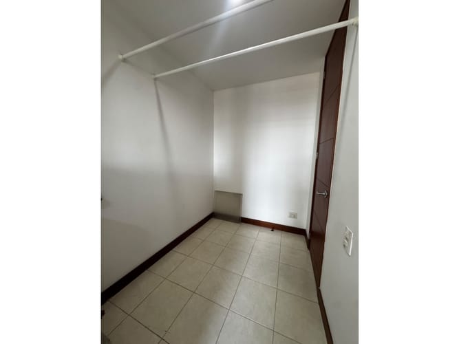 Apartamento de 3 alcobas en arriendo en Los Balsos, Medellín, 200 m² · foto 5 de 24