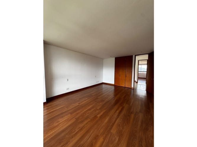 Apartamento de 3 alcobas en arriendo en Los Balsos, Medellín, 200 m² · foto 6 de 24