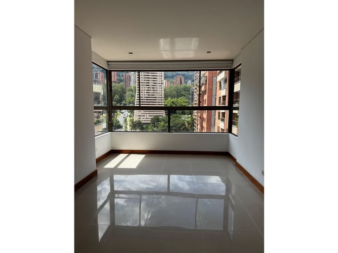 Apartamento de 3 alcobas en arriendo en Los Balsos, Medellín, 200 m² · foto 7 de 24